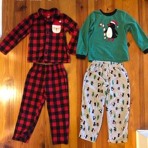 Set of boys holiday themed pajamas size 7